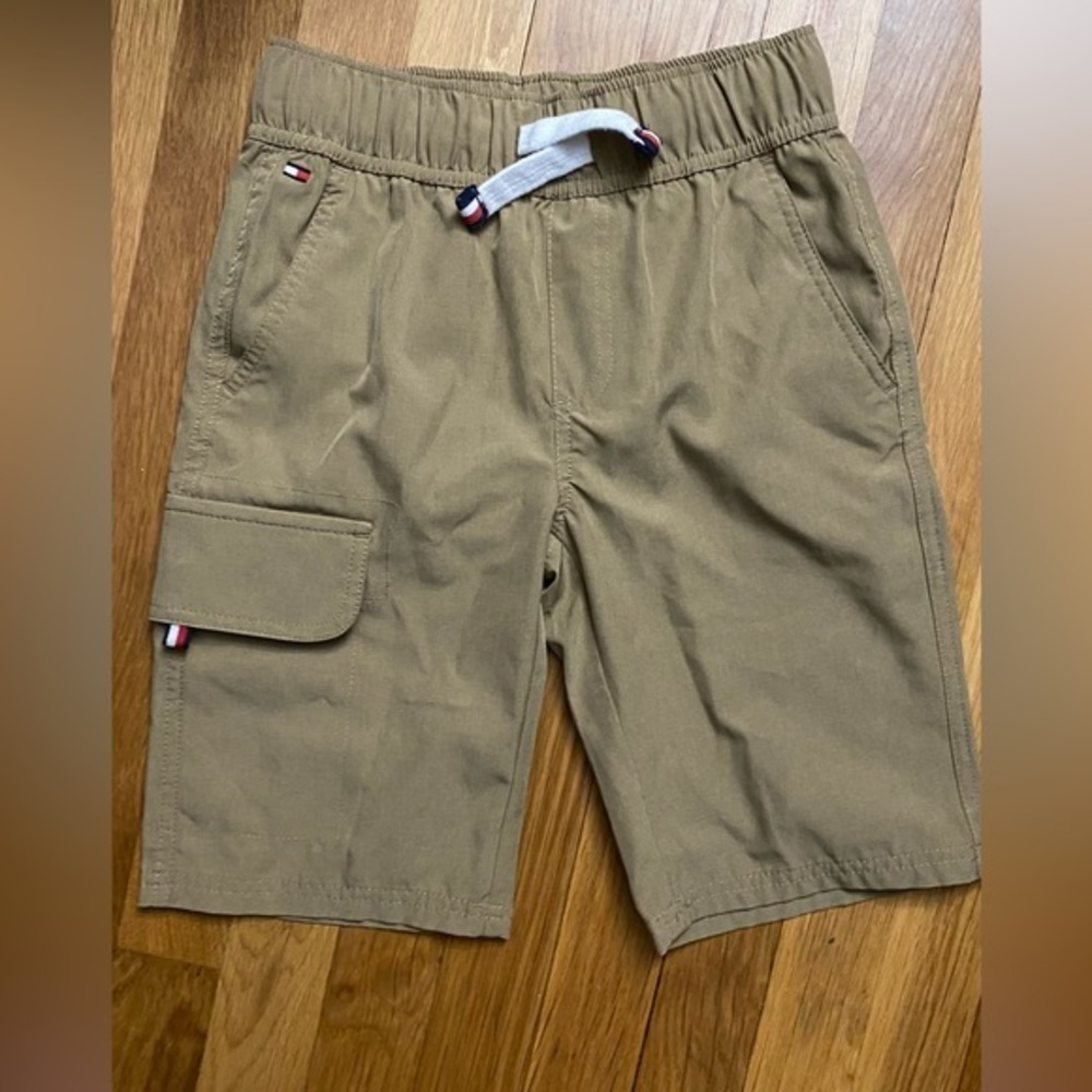 Tommy Hilfiger Tan Shorts Size Small (8-10Y)